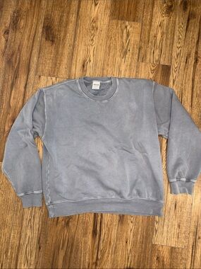 Aritzia crewneck sweatshirt